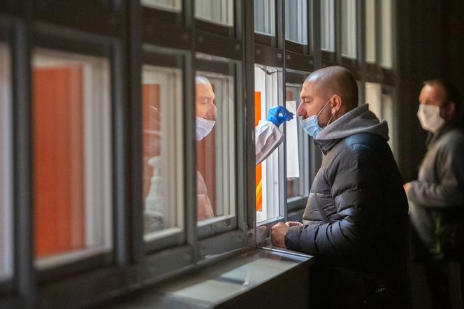 Kraków rozpoczął testowanie bezdomnych pod kątem przeciwciał koronawirusa