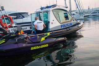 Policja zatrzymała pijanego sternika skutera wodnego. Mężczyzna pływał w pobliżu ludzi