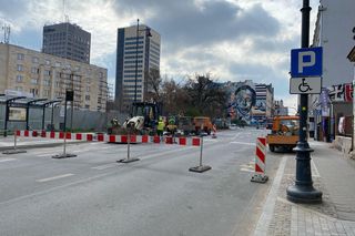 Awaria na Sienkiewicza w Łodzi. Przed przypadek zaplombowano kanał ściekowy 