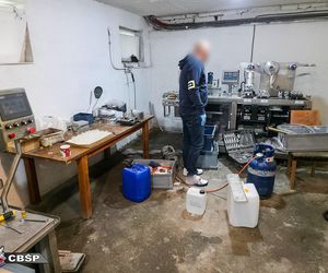 CBŚP rozbiło gigantyczną fabrykę leków