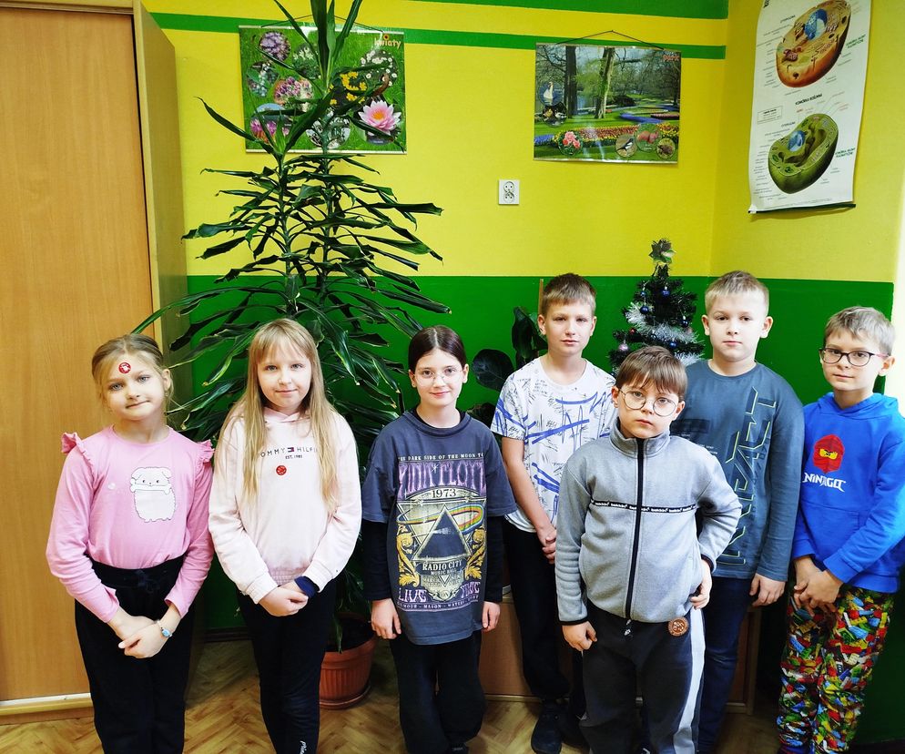 Kacper, Kamil, Kacper, Wojtek, Zosia, Hania i Anastazja z 3A