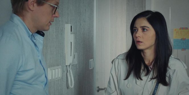 M jak miłość odc. 1879. Iza (Adriana Kalska), Radek (Philippe Tłokiński)