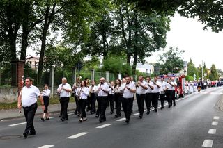 Korowód dożynkowy w Kostuchnie