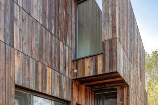 Nowoczesny dom w starym drewnie