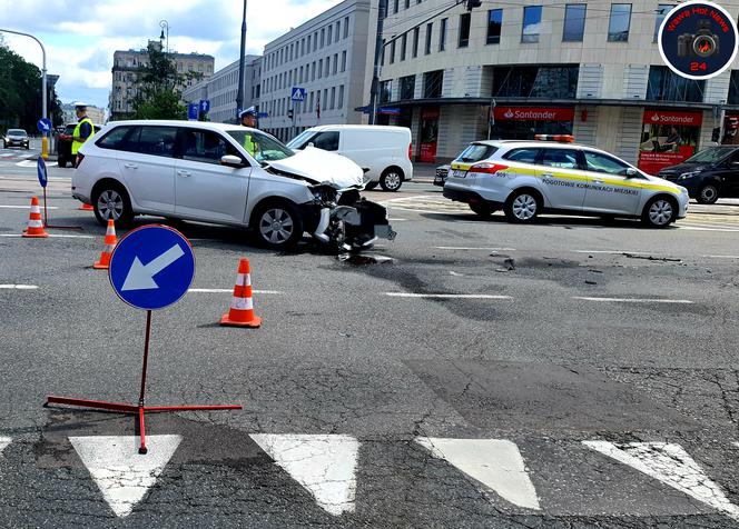 Wypadek na skrzyżowaniu ul. Królewskiej i ul. Marszałkowskiej