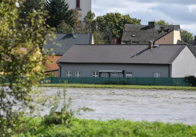 Ulewy uderzają w kolejne miejscowości. Lubrza i Chałupki zalane