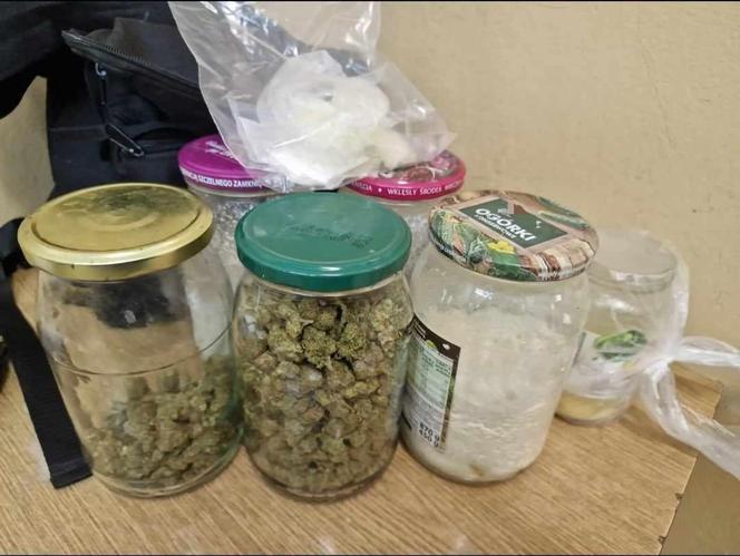 Najpierw ogórki, potem marihuana. Narkotyki w słoikach