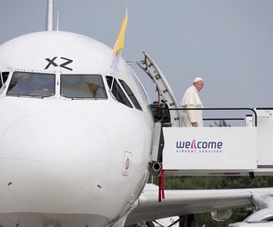 Papież Franciszek na lotnisku w krakowskich Balicach, lipiec 2016 r.