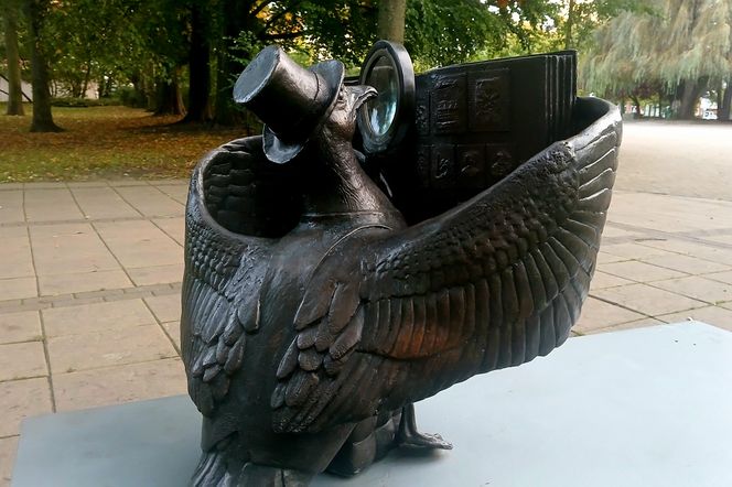 Rzeźby "Marianów" w Kołobrzegu