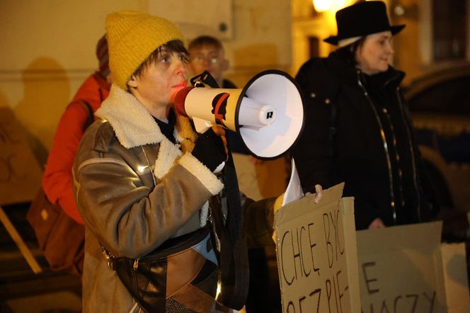 Marsz „Odzyskać noc” w Lublinie. Zwrócili uwagę na problem przemocy wobec kobiet