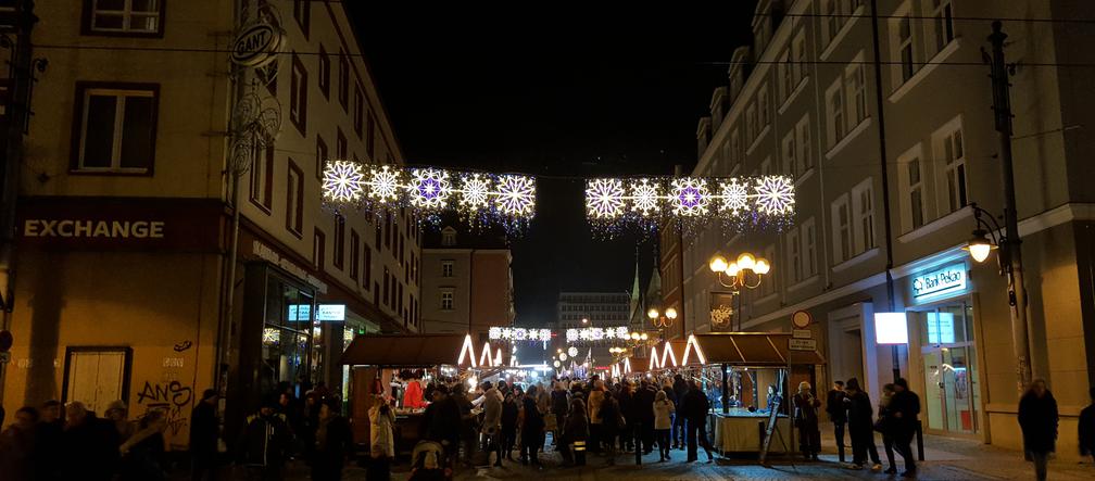 W centrum Wrocławia rozbłysły już świąteczne ozdoby