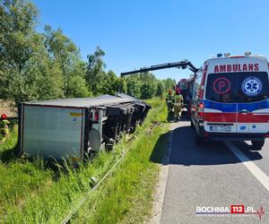 Śmiertelny wypadek pod Bochnią. Nie żyje kierowca ciężarówki