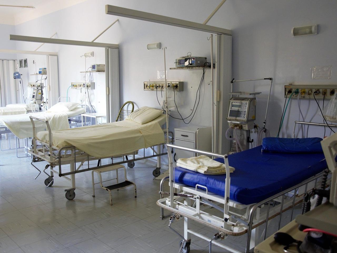 Sprzęt ze szpitala tymczasowego w Kielcach trafi do innych szpitali w regionie