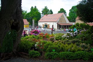 Mało kto wie o tym urokliwym ogrodzie. To idealne miejsce na romantyczną sesję. Znajduje się w Polsce! 