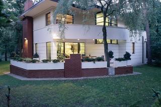 Zbuduj dom. Poradnik krok po kroku. Ile kosztuje budowa domu w 2023? Od czego zacząć? Sprawdź!