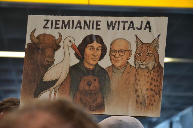 Powitanie Sławosza na warszawskim lotnisku