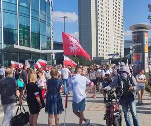 80. rocznica wybuchu Powstania Warszawskiego. 80. rocznica Powstania Warszawskiego. Godzina W w Warszawie. Tak mieszkańcy oddali hołd bohaterom