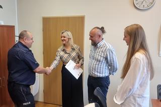 Stefania i Amelia znalazły pieniądze na ulicy! Ich zachowanie zaskoczyło niejednego 