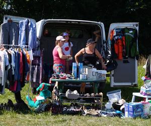 Pchli targ, czyli wyprzedaż garażowa w podbydgoskich Przyłękach [ZDJĘCIA]