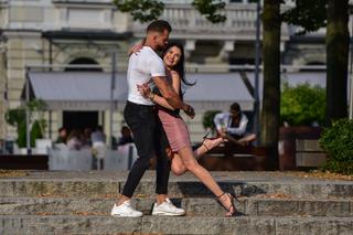 Modelka Playboya przyłapana z gwiazdą filmu 365 dni!