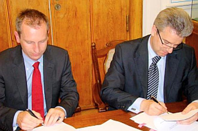 Podpisanie umowy (Warszawa, 30 czerwca 2009)