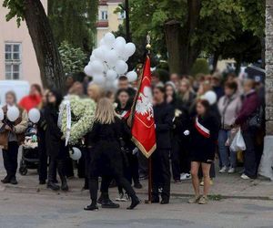 Tłumy na pogrzebie tragicznie zmarłej Mai. Kościół w Działdowie wypełniony po brzegi