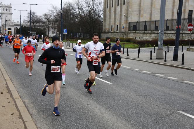 Bieg na Piątkę 2024, Warszawa - zdjęcia. Biegłeś? Szukaj się w galerii!