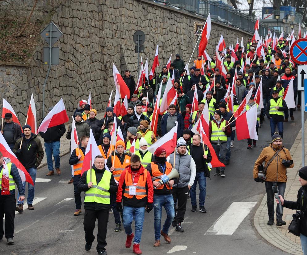 Protest rolników 20 marca w Lublinie. Przeszli ulicami miasta pod LUW