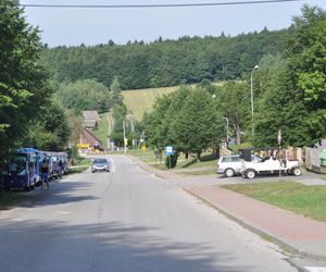 To najwyżej położona wieś w Świętokrzyskiem! Tu w swoje objęcia weźmie cię Puszcza Jodłowa