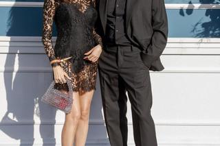 Marcin Hakiel z partnerką na imprezie promującej serial Bridgertonowie