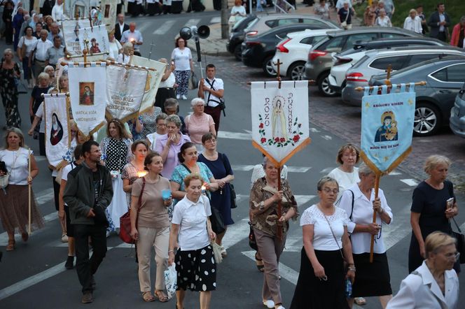 76. rocznica Cudu Lubelskiego. Procesja różańcowa w centrum Lublina