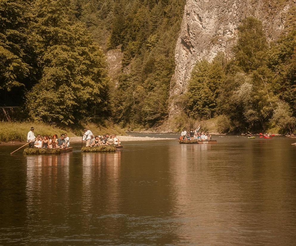 Flisacy rozpoczynają sezon. Spływ Dunajcem dostępny dla turystów już w Poniedziałek Wielkanocny. Ceny atrakcji poszły w górę