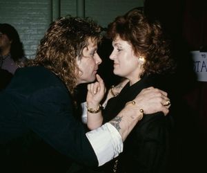 Miłość, która przetrwała piekło. Historia Ozzy’ego i Sharon Osbourne – toksyczna, szalona i prawdziwa
