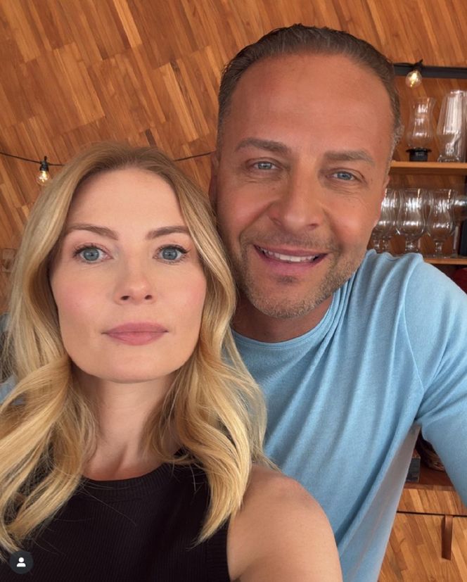 Barwy szczęścia na planie. Dominika (Karolina Chapko), Sebastian (Marek Krupski)