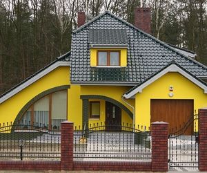 Kolory ścian domu. Elewacje czerwone, niebieskie, żółte... (zdjęcia)