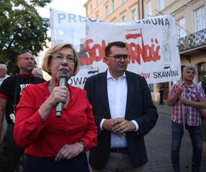 Rodzice Andrzeja Dudy na proteście