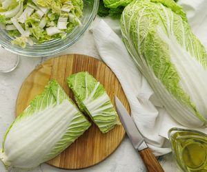 Surówka z kapusty pekińskiej bez majonezu i jogurtu