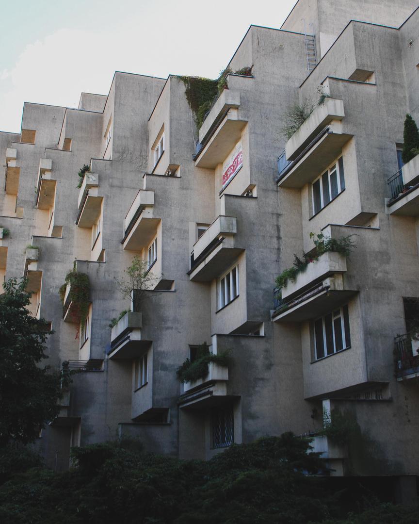 9 najpiękniejszych bloków PRL-u - zobacz zdjęcia budynków, które walczą ze stereotypem wielkiej płyty