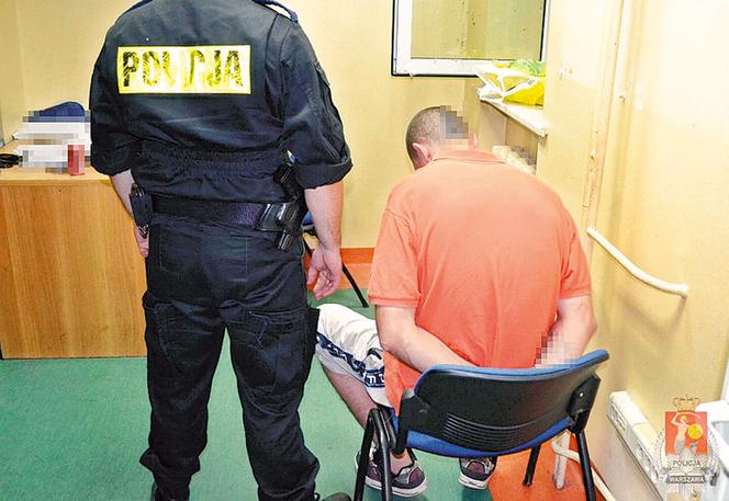 Osiłek w miniówce napadł na monopol