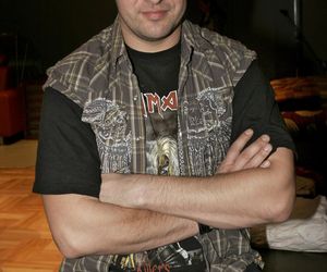 Tomasz Karolak - buntownik i prowokator. Wyznania o zarobkach i szmańskich obrzędach budzą skrajne emocje