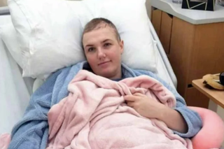 Swędziała ją skóra i czuła, jakby ktoś pchnął ją nożem. Usłyszała, że nie doczeka świąt