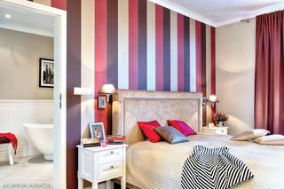 Tapeta w sypialni: 13 inspiracji na aranżacje sypialni z tapetą