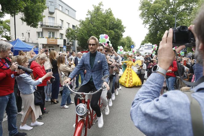Święto Saskiej Kępy 2025. Kto szedł w paradzie na Francuskiej