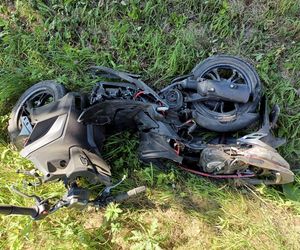 Wola Łagowska. 72-letni motorowerzysta nie żyje. Zderzył się z fordem 32-latka [ZDJĘCIA].