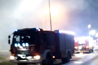 Gorzowskie służby: Kierowca z poparzeniami i niebezpieczny pożar