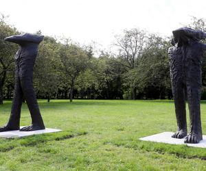 Park Rzeźby na Bródnie, Rzeźby Magdaleny Abakanowicz