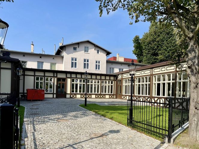 Cafe Halbe Alle przy Al. Zwycięstwa w Gdańsku - finał remontu