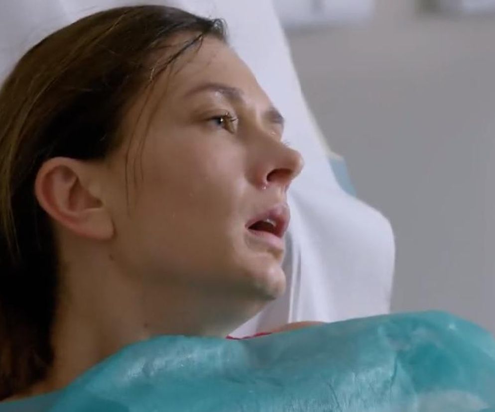 Śmierć Zuzy w Przyjaciółkach. Wstrząsające pożegnanie chorej na raka Zuzy. To będą jej ostatnie słowa w 256 odcinku