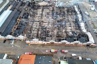 Pożar hali w Gdańsku. Ceniony DJ liczy straty. Możemy mu pomóc!