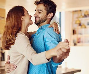 5 zwrotów, które pomogą wam odzyskać bliskość, gdy brakuje czasu